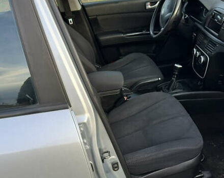 Хендай Соната 2006 у Смеле на Automoto.ua Сірий Хендай Соната, об'ємом двигуна 1.99 л та пробігом 275 тис. км за 5100 $, фото 21 на Automoto.ua