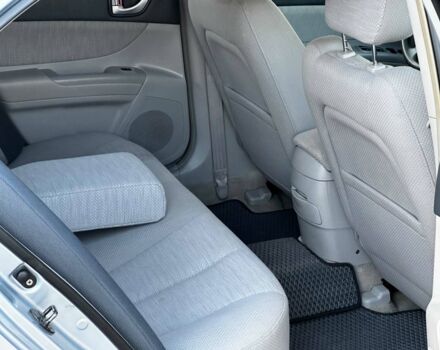 Серый Хендай Соната, объемом двигателя 2.4 л и пробегом 232 тыс. км за 5590 $, фото 13 на Automoto.ua