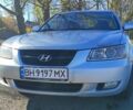 Серый Хендай Соната, объемом двигателя 2.4 л и пробегом 350 тыс. км за 4800 $, фото 2 на Automoto.ua