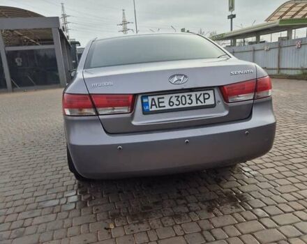 Серый Хендай Соната, объемом двигателя 2.4 л и пробегом 280 тыс. км за 5300 $, фото 1 на Automoto.ua