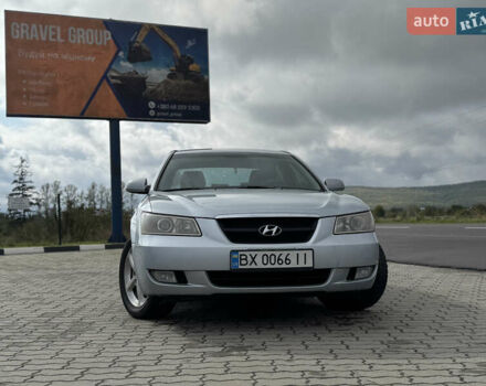 Серый Хендай Соната, объемом двигателя 2.36 л и пробегом 307 тыс. км за 5550 $, фото 3 на Automoto.ua