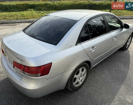 Сірий Хендай Соната, об'ємом двигуна 2 л та пробігом 420 тис. км за 3500 $, фото 5 на Automoto.ua