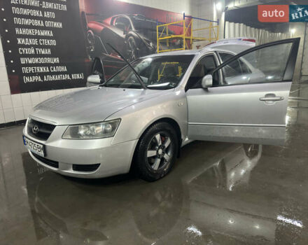 Серый Хендай Соната, объемом двигателя 1.99 л и пробегом 260 тыс. км за 4199 $, фото 4 на Automoto.ua