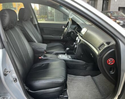 Серый Хендай Соната, объемом двигателя 2 л и пробегом 271 тыс. км за 4250 $, фото 10 на Automoto.ua