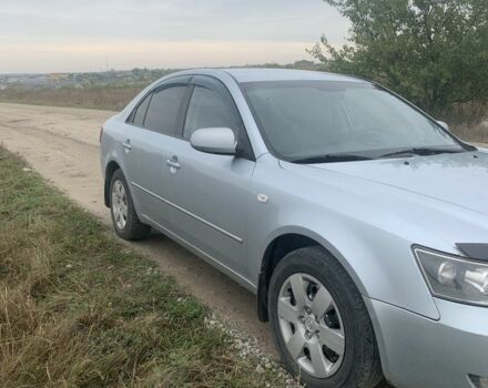 Серый Хендай Соната, объемом двигателя 2 л и пробегом 233 тыс. км за 5200 $, фото 1 на Automoto.ua