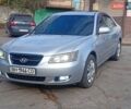 Сірий Хендай Соната, об'ємом двигуна 3.34 л та пробігом 190 тис. км за 5300 $, фото 1 на Automoto.ua