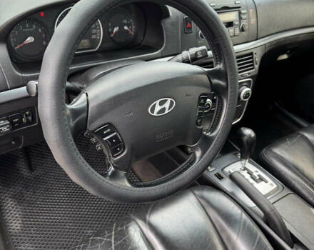 Серый Хендай Соната, объемом двигателя 2.36 л и пробегом 307 тыс. км за 5550 $, фото 29 на Automoto.ua