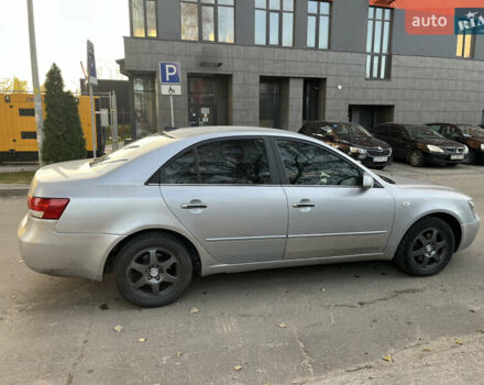 Серый Хендай Соната, объемом двигателя 2 л и пробегом 271 тыс. км за 4250 $, фото 4 на Automoto.ua