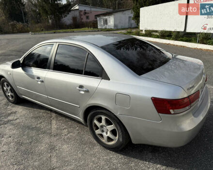 Сірий Хендай Соната, об'ємом двигуна 2 л та пробігом 420 тис. км за 3500 $, фото 4 на Automoto.ua