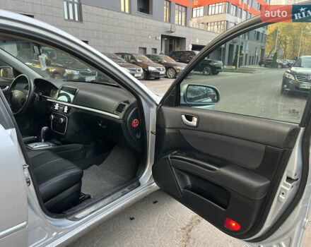 Серый Хендай Соната, объемом двигателя 2 л и пробегом 271 тыс. км за 4250 $, фото 7 на Automoto.ua