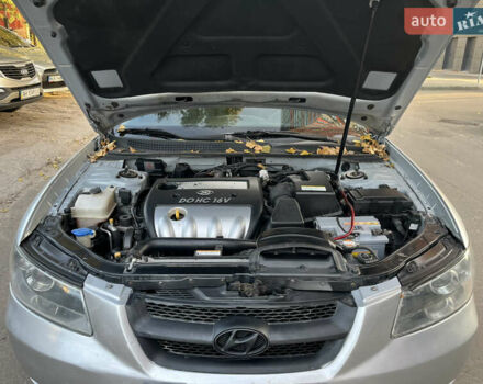 Серый Хендай Соната, объемом двигателя 2 л и пробегом 271 тыс. км за 4250 $, фото 18 на Automoto.ua