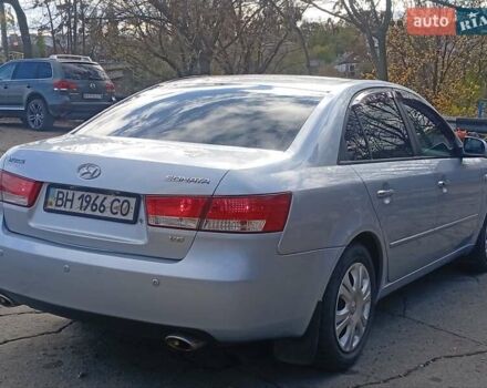 Сірий Хендай Соната, об'ємом двигуна 3.34 л та пробігом 190 тис. км за 5300 $, фото 1 на Automoto.ua