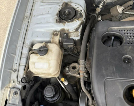 Сірий Хендай Соната, об'ємом двигуна 2 л та пробігом 420 тис. км за 3500 $, фото 15 на Automoto.ua