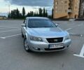 Сірий Хендай Соната, об'ємом двигуна 2.4 л та пробігом 184 тис. км за 6500 $, фото 1 на Automoto.ua