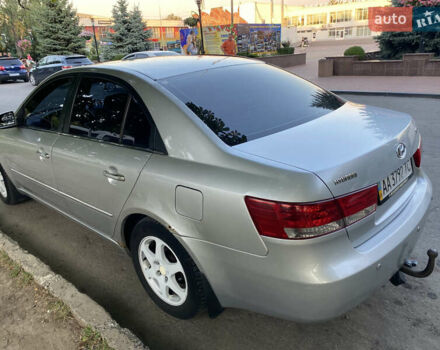 Сірий Хендай Соната, об'ємом двигуна 2.4 л та пробігом 295 тис. км за 4000 $, фото 2 на Automoto.ua