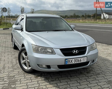 Серый Хендай Соната, объемом двигателя 2.36 л и пробегом 307 тыс. км за 5550 $, фото 6 на Automoto.ua