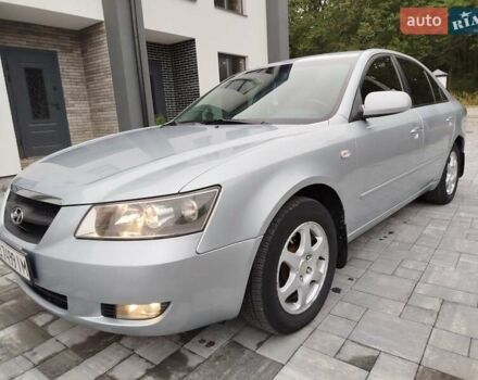 Сірий Хендай Соната, об'ємом двигуна 2 л та пробігом 126 тис. км за 6200 $, фото 7 на Automoto.ua