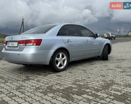 Серый Хендай Соната, объемом двигателя 2.36 л и пробегом 307 тыс. км за 5550 $, фото 8 на Automoto.ua