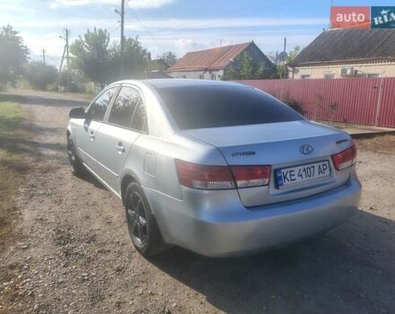 Хендай Соната 2007 у Павлограде на Automoto.ua Сірий Хендай Соната, об'ємом двигуна 2 л та пробігом 187 тис. км за 5250 $, фото 7 на Automoto.ua