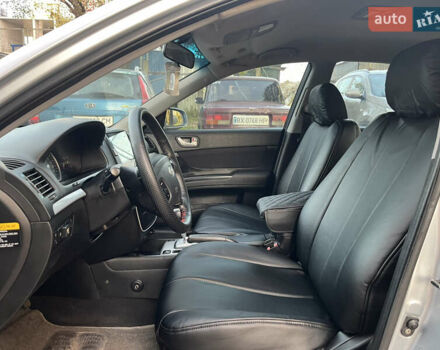 Серый Хендай Соната, объемом двигателя 2 л и пробегом 271 тыс. км за 4250 $, фото 10 на Automoto.ua