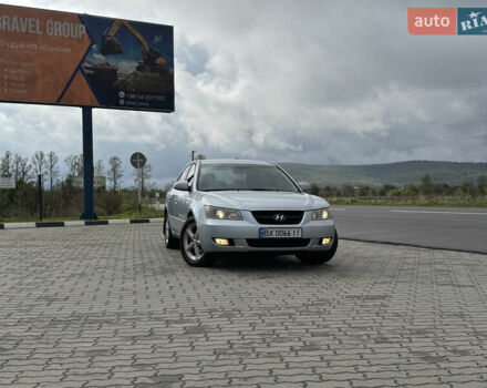 Серый Хендай Соната, объемом двигателя 2.36 л и пробегом 307 тыс. км за 5550 $, фото 7 на Automoto.ua