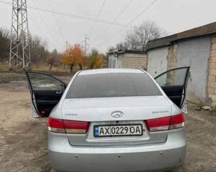 Сірий Хендай Соната, об'ємом двигуна 2.4 л та пробігом 246 тис. км за 5700 $, фото 6 на Automoto.ua