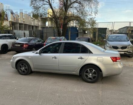 Серый Хендай Соната, объемом двигателя 2 л и пробегом 271 тыс. км за 4250 $, фото 7 на Automoto.ua