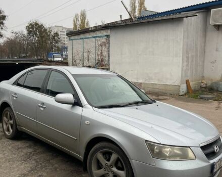 Сірий Хендай Соната, об'ємом двигуна 2.4 л та пробігом 246 тис. км за 5700 $, фото 1 на Automoto.ua