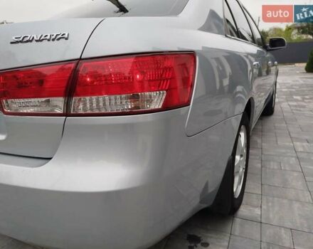 Сірий Хендай Соната, об'ємом двигуна 2 л та пробігом 126 тис. км за 6200 $, фото 12 на Automoto.ua