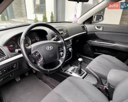 Сірий Хендай Соната, об'ємом двигуна 2 л та пробігом 126 тис. км за 6200 $, фото 18 на Automoto.ua