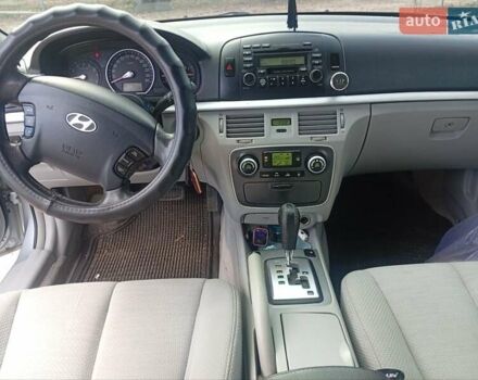 Сірий Хендай Соната, об'ємом двигуна 3.34 л та пробігом 190 тис. км за 5300 $, фото 3 на Automoto.ua