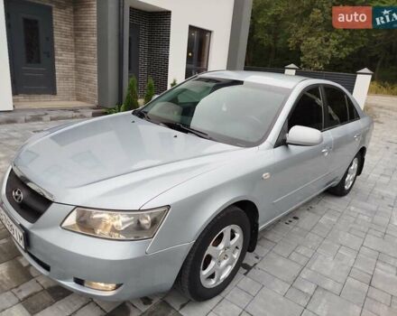 Сірий Хендай Соната, об'ємом двигуна 2 л та пробігом 126 тис. км за 6200 $, фото 14 на Automoto.ua