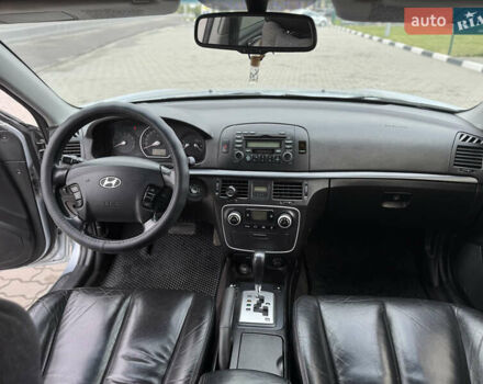 Серый Хендай Соната, объемом двигателя 2.36 л и пробегом 307 тыс. км за 5550 $, фото 36 на Automoto.ua