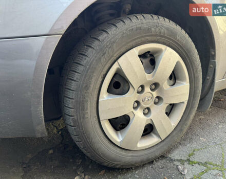 Серый Хендай Соната, объемом двигателя 2 л и пробегом 42 тыс. км за 9999 $, фото 18 на Automoto.ua