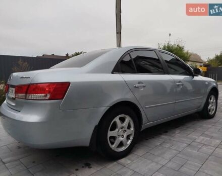 Сірий Хендай Соната, об'ємом двигуна 2 л та пробігом 126 тис. км за 5999 $, фото 13 на Automoto.ua