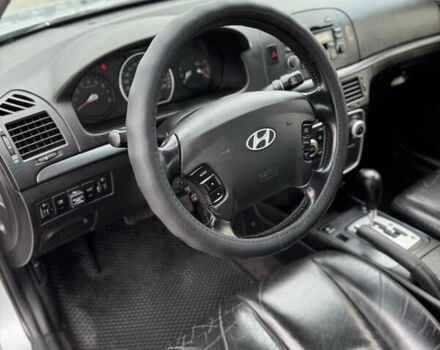 Серый Хендай Соната, объемом двигателя 2.36 л и пробегом 307 тыс. км за 5550 $, фото 28 на Automoto.ua