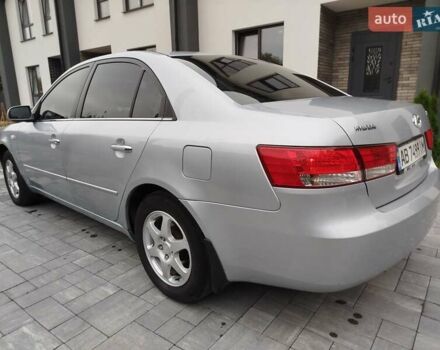 Сірий Хендай Соната, об'ємом двигуна 2 л та пробігом 126 тис. км за 5999 $, фото 3 на Automoto.ua
