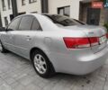 Сірий Хендай Соната, об'ємом двигуна 2 л та пробігом 126 тис. км за 5999 $, фото 3 на Automoto.ua