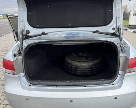 Серый Хендай Соната, объемом двигателя 2.36 л и пробегом 307 тыс. км за 5550 $, фото 33 на Automoto.ua