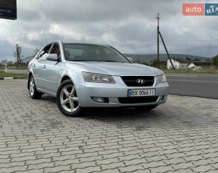 Серый Хендай Соната, объемом двигателя 2.36 л и пробегом 307 тыс. км за 5550 $, фото 15 на Automoto.ua