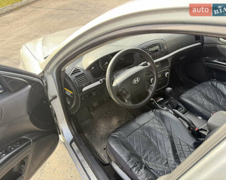 Сірий Хендай Соната, об'ємом двигуна 2 л та пробігом 420 тис. км за 3500 $, фото 8 на Automoto.ua