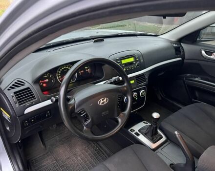 Серый Хендай Соната, объемом двигателя 2 л и пробегом 191 тыс. км за 5950 $, фото 18 на Automoto.ua