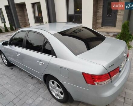 Сірий Хендай Соната, об'ємом двигуна 2 л та пробігом 126 тис. км за 6200 $, фото 13 на Automoto.ua