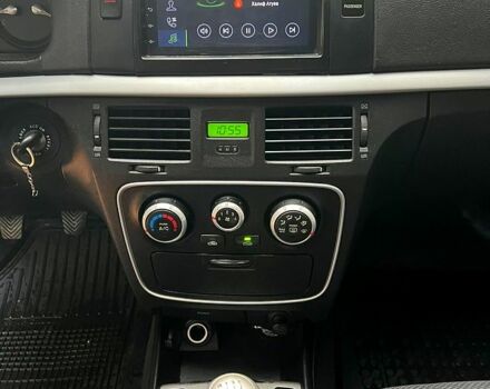 Серый Хендай Соната, объемом двигателя 2 л и пробегом 270 тыс. км за 5100 $, фото 11 на Automoto.ua