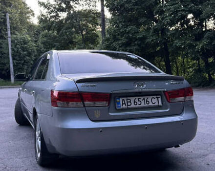 Сірий Хендай Соната, об'ємом двигуна 2.36 л та пробігом 197 тис. км за 6500 $, фото 4 на Automoto.ua