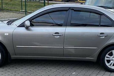 Серый Хендай Соната, объемом двигателя 2 л и пробегом 115 тыс. км за 7800 $, фото 6 на Automoto.ua