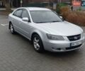 Сірий Хендай Соната, об'ємом двигуна 1.99 л та пробігом 350 тис. км за 6200 $, фото 1 на Automoto.ua