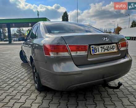 Серый Хендай Соната, объемом двигателя 2 л и пробегом 215 тыс. км за 3850 $, фото 4 на Automoto.ua