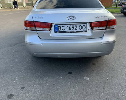 Серый Хендай Соната, объемом двигателя 2 л и пробегом 210 тыс. км за 5999 $, фото 5 на Automoto.ua