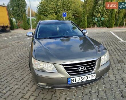 Серый Хендай Соната, объемом двигателя 2 л и пробегом 215 тыс. км за 3850 $, фото 7 на Automoto.ua